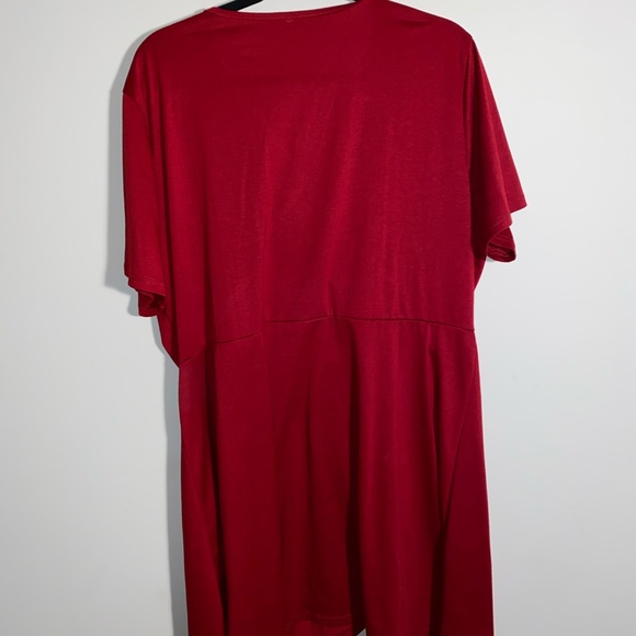 deep red flows dress - Picture 2 of 3